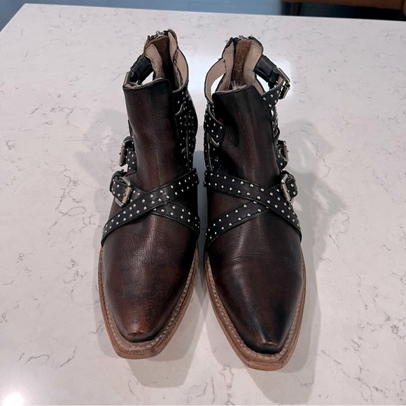 FREEBIRD Wasp NWOB Brown & Black Studded Leather Snip Toe Western Boots Size 7 - Picture 6 of 12